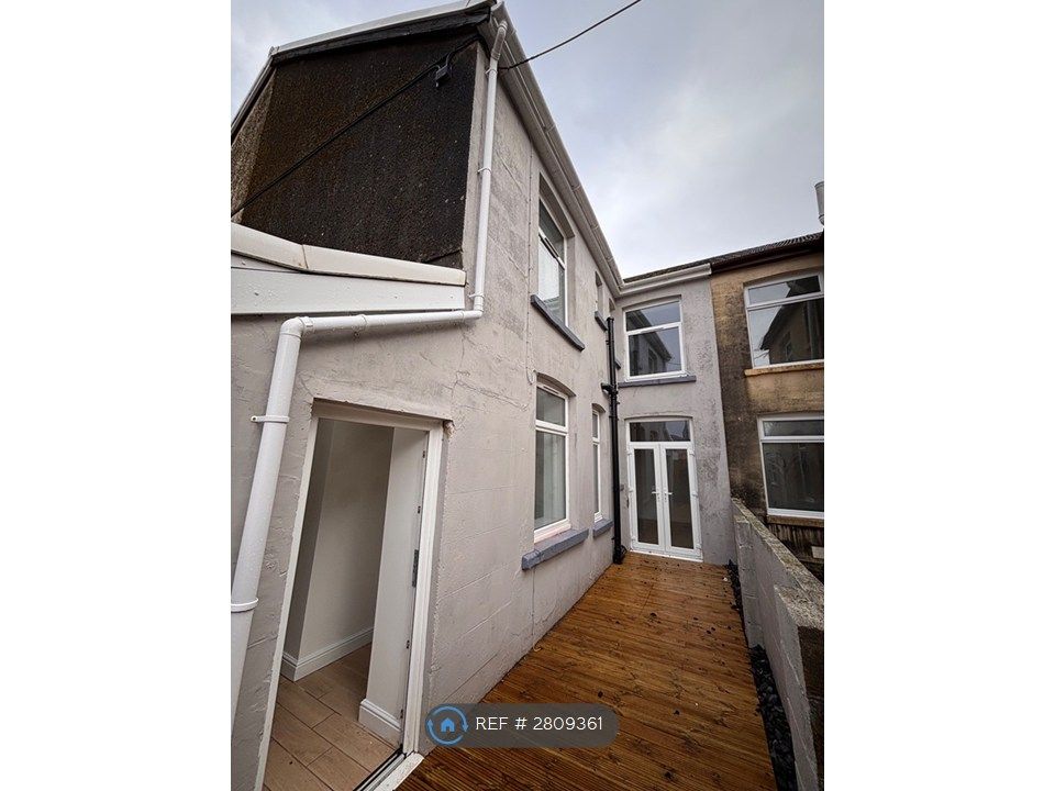 Additional image 12 of 5 bed terraced house to rentThe Walk, Ebbw Vale NP23