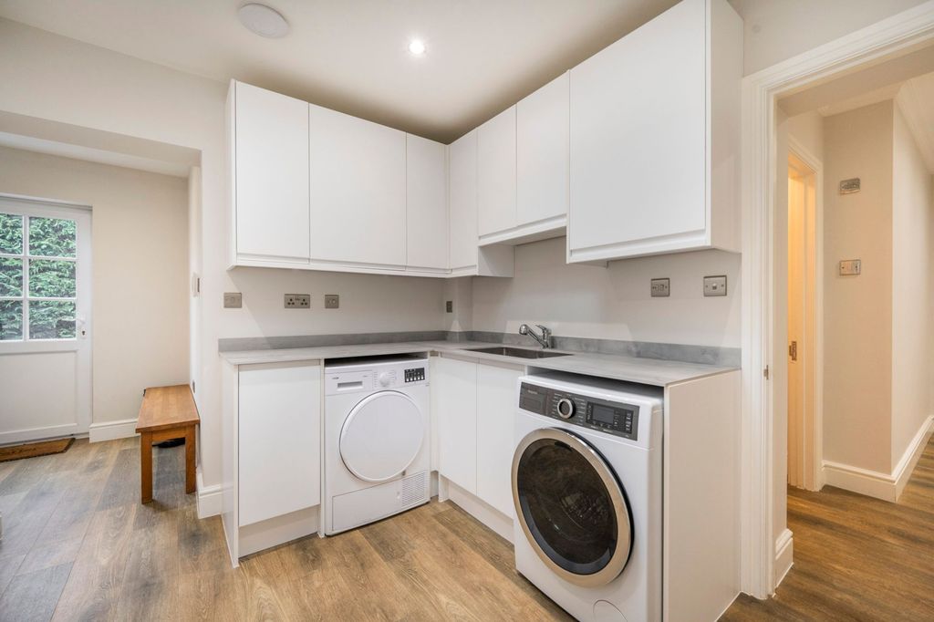 Additional image 9 of 5 bed detached house for saleFinchampstead Road, Wokingham RG41