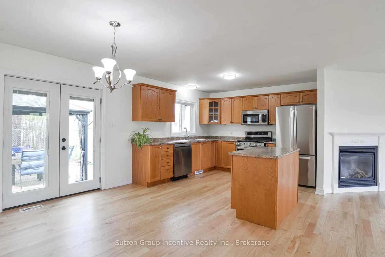 Additional image 7 of 391 Grenville Avenue
