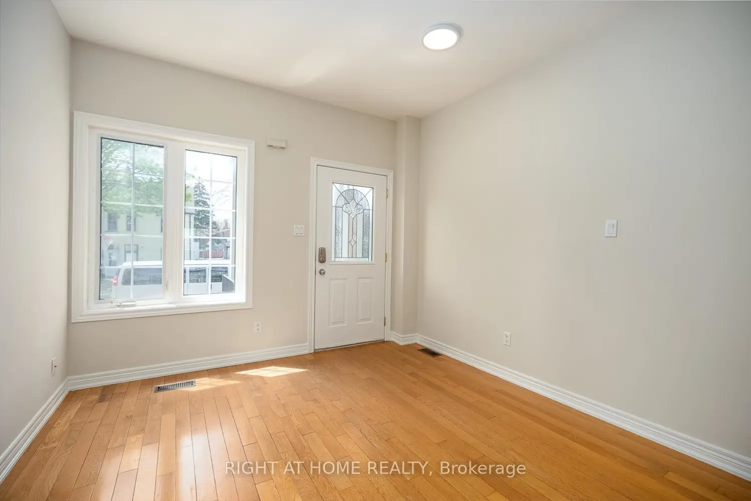 351 Bartlett Avenue photo 3