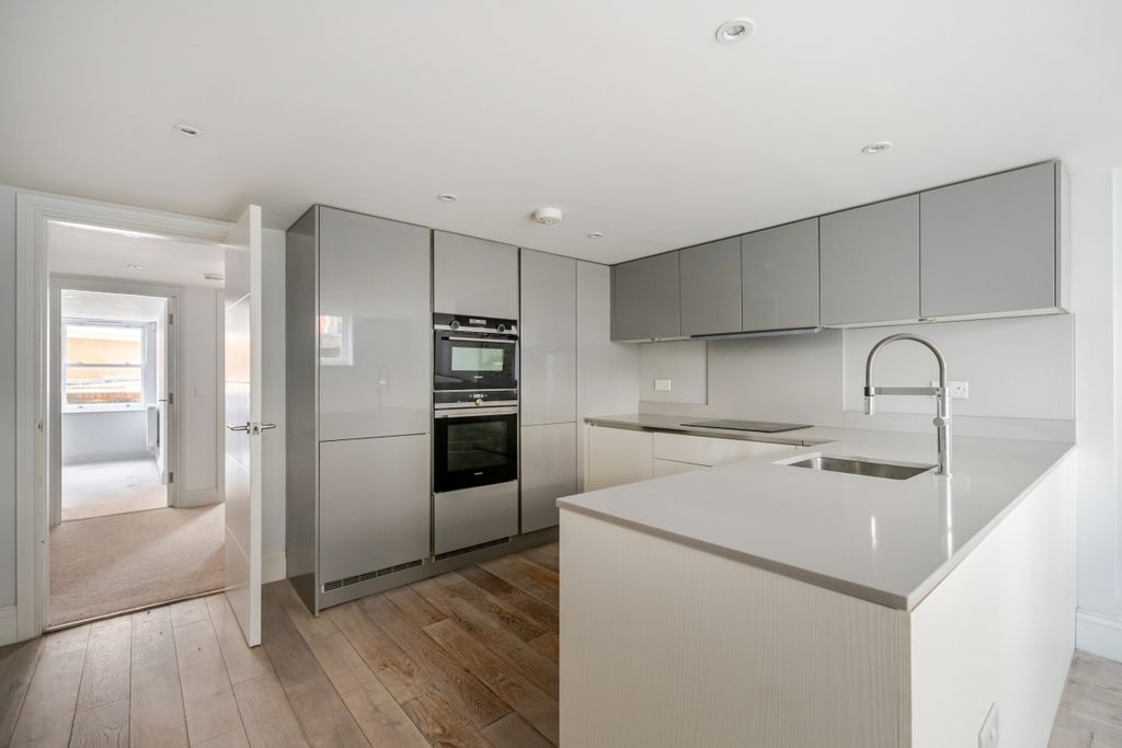 Additional image 6 of 2 bed flat to rentSheet Street, Windsor SL4