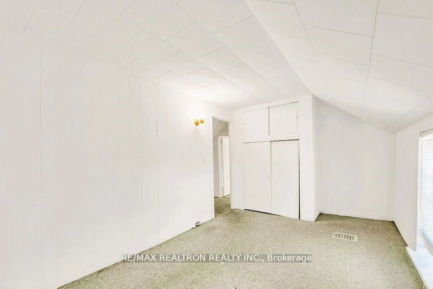 Additional image 9 of 16958 Bayview Avenue