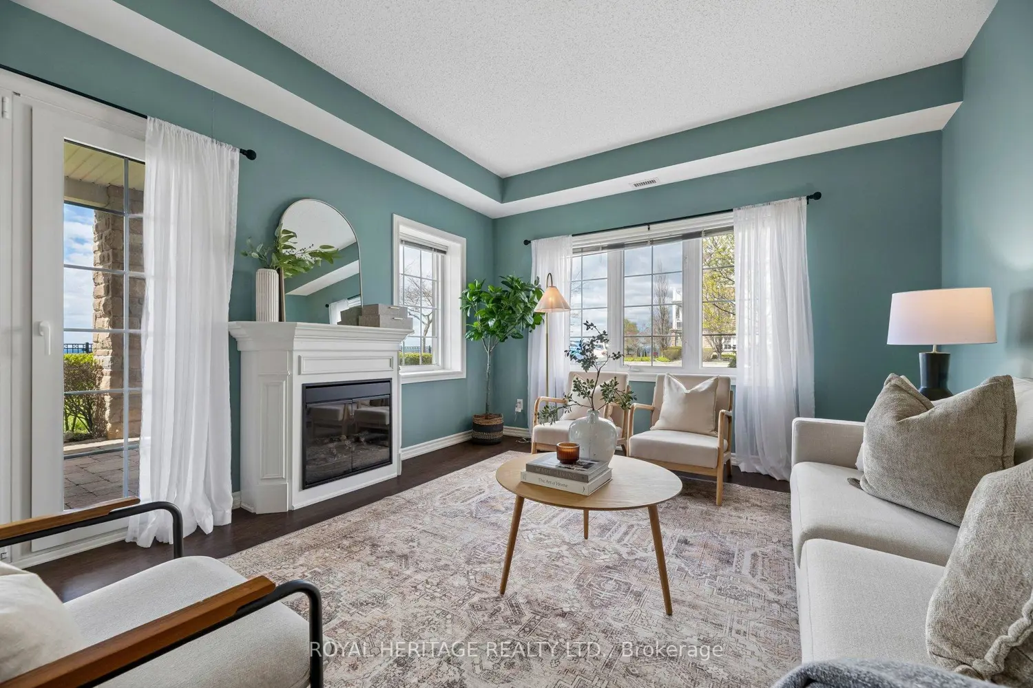 385 Lakebreeze Drive 101 photo 4