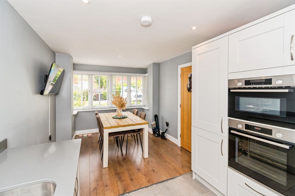Additional image 6 of 3 bed semi-detached house for saleNursling Street, Nursling, Southampton SO16