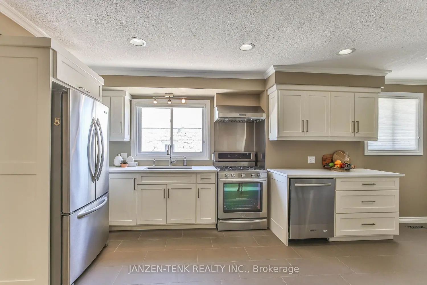 197 Highview Drive photo 5