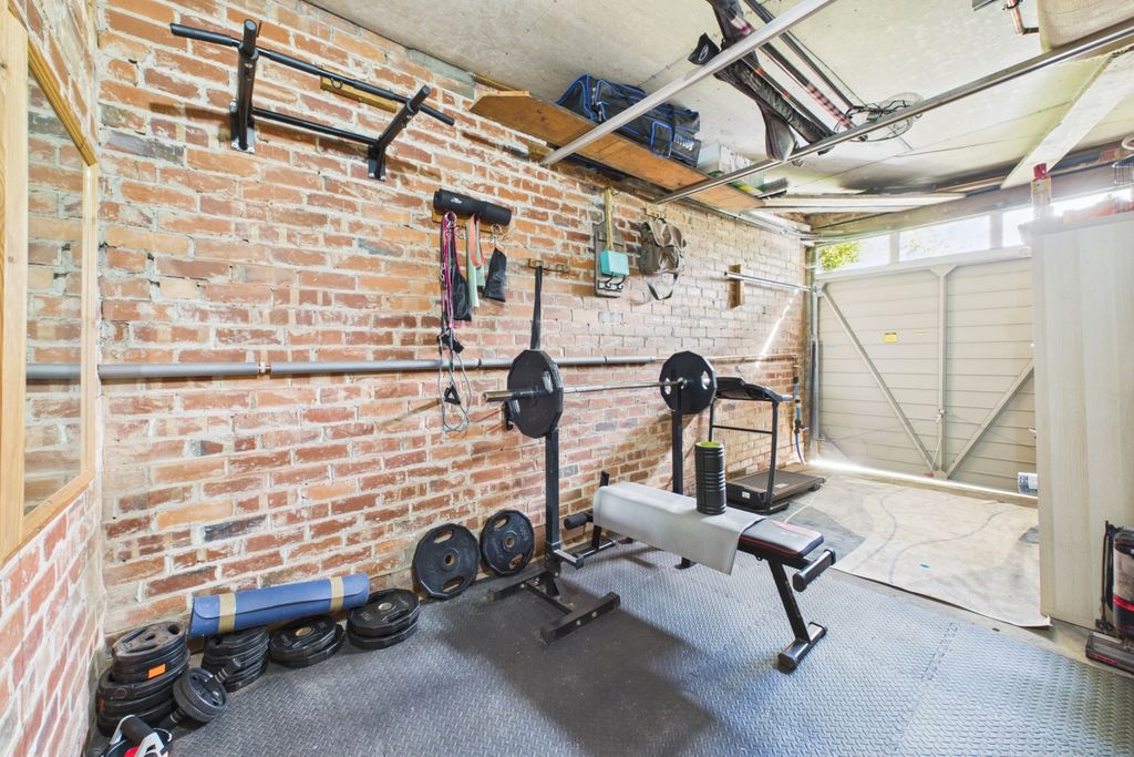 Additional image 32 of 4 bed detached house to rentFurniss Avenue, Dore, Sheffield S17