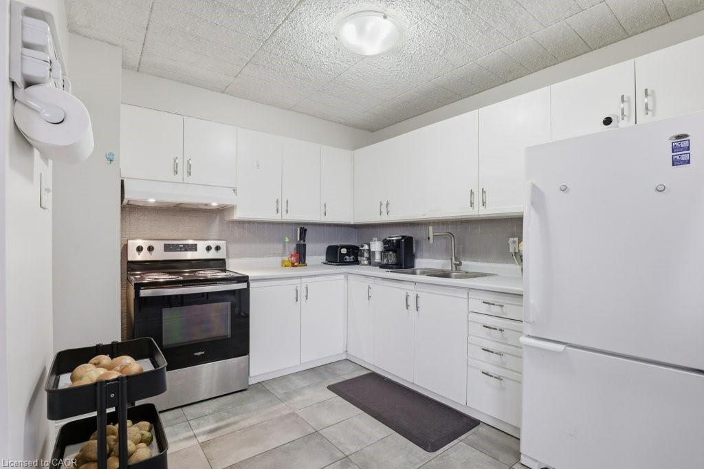 Additional image 3 of 110-80 Breckenridge Drive, Kitchener, ON, N2B 2N9