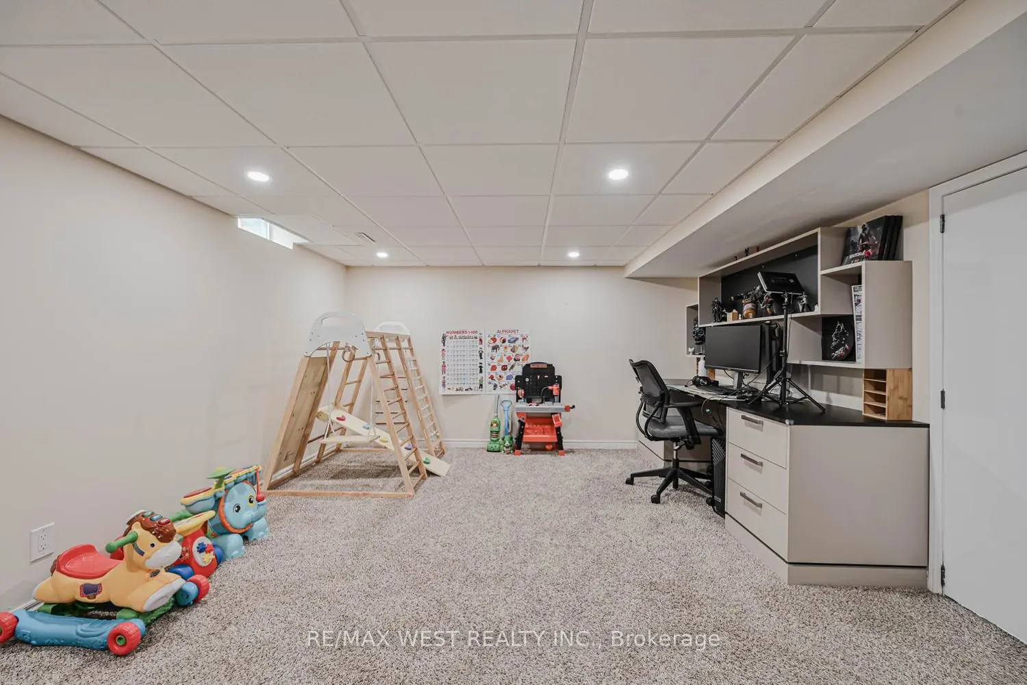 Additional image 13 of 2065 Amherst Heights Court 38