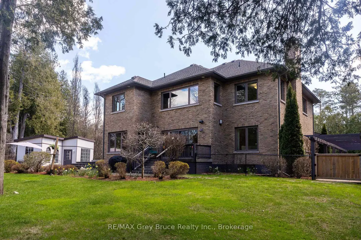 Additional image 4 of 318760 Grey Road 1