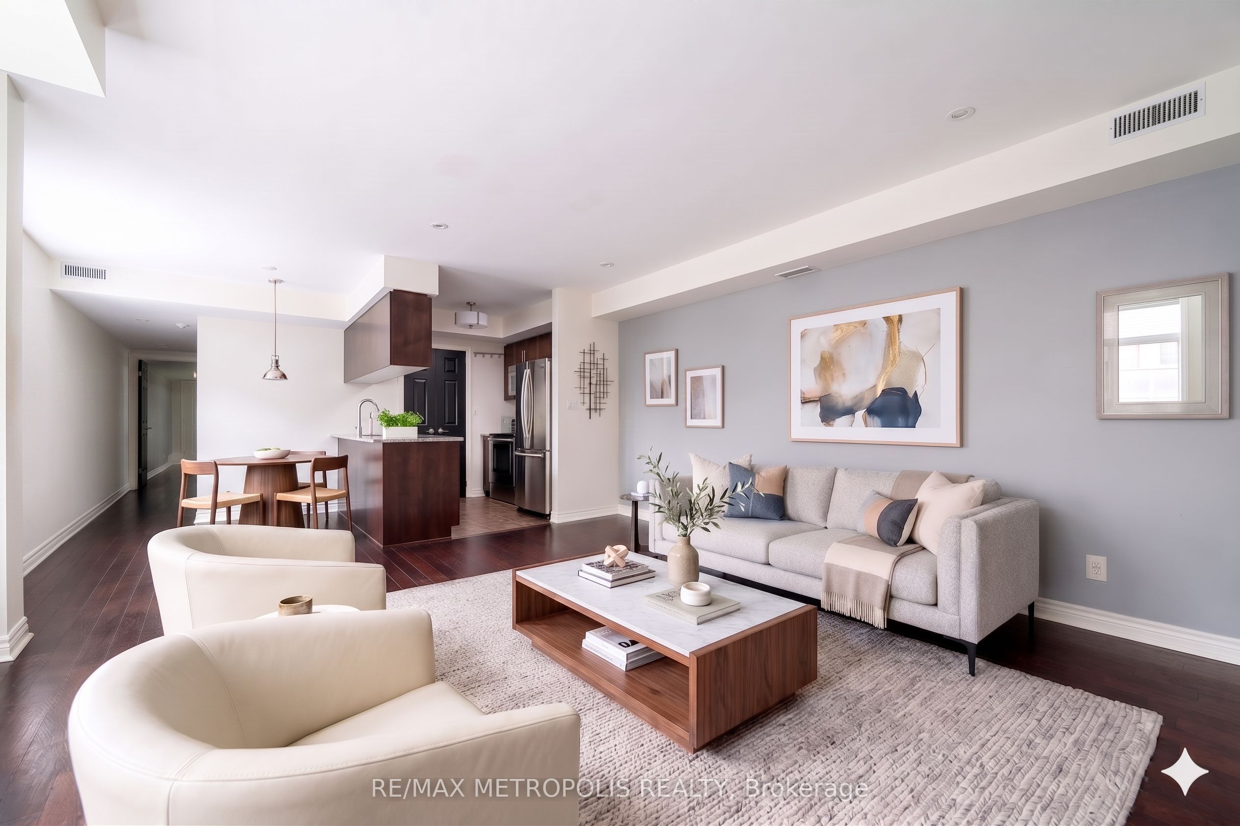 Additional image 3 of 102-128 Aerodrome Crescent, Toronto, ON, M4G 4J2