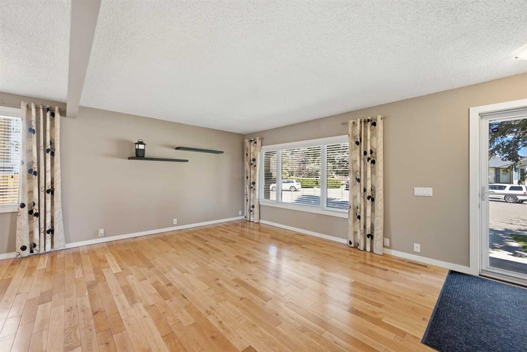Additional image 6 of 156 Templeview Place NE, Calgary, AB, T1Y 3S2