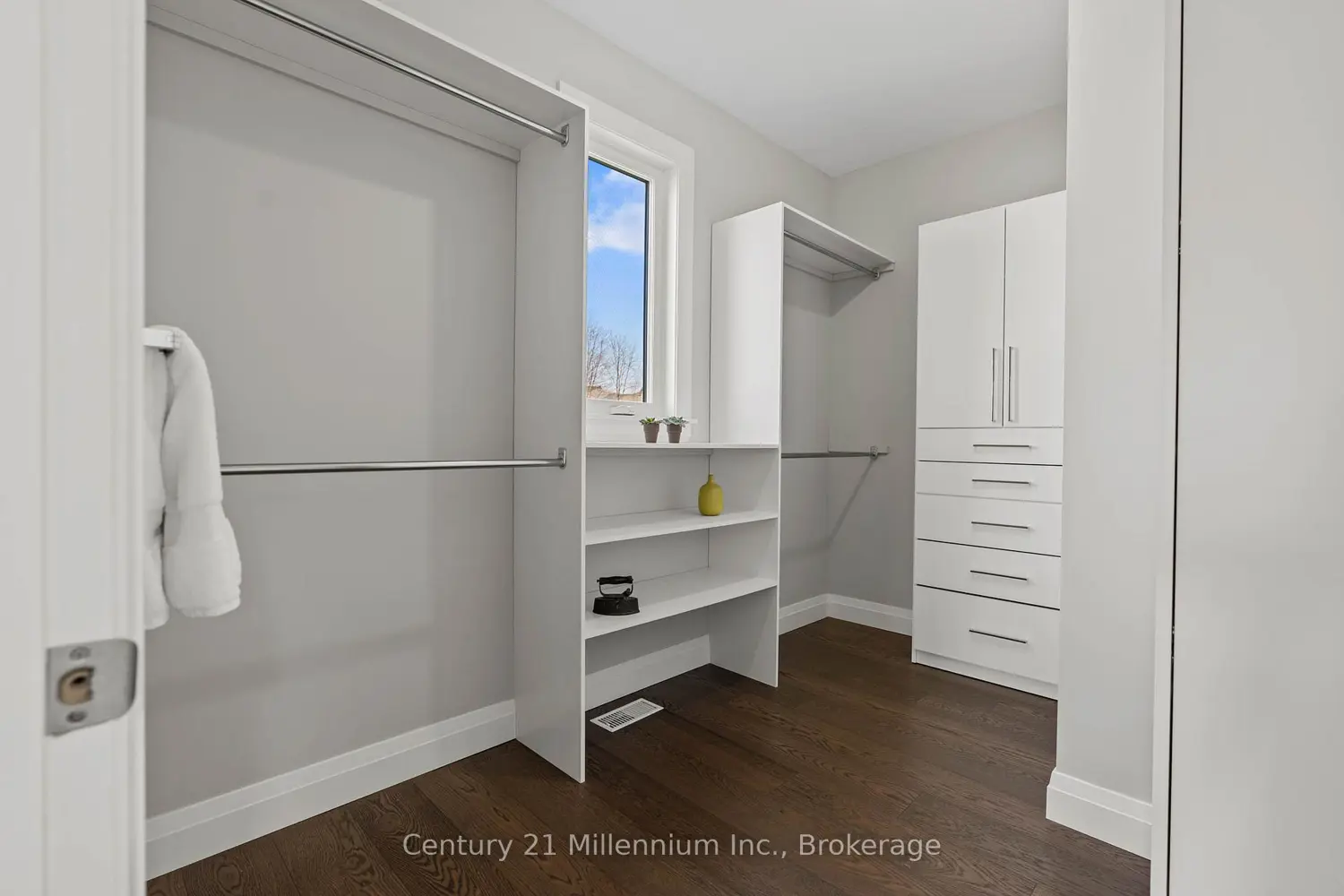 Additional image 14 of 401 Algoma Crescent