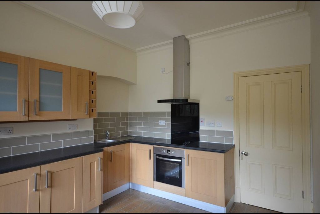 Additional image 9 of 4 bed terraced house to rentLuton, Bedfordshire LU1