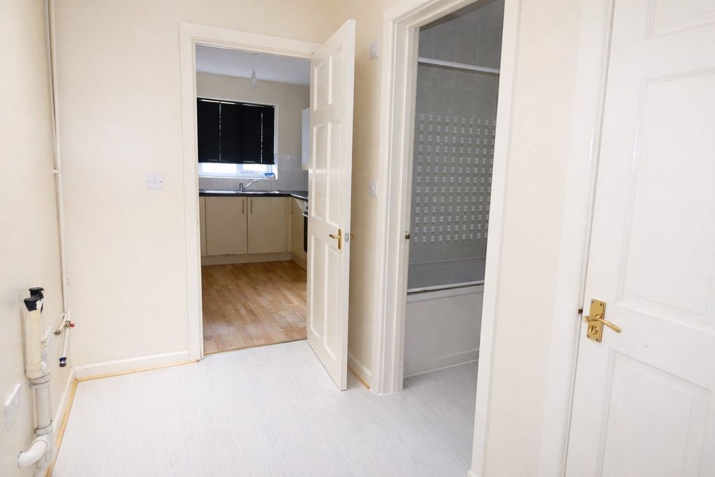 Additional image 13 of 3 bed terraced house to rentSwan Road, Baglan, Port Talbot SA12