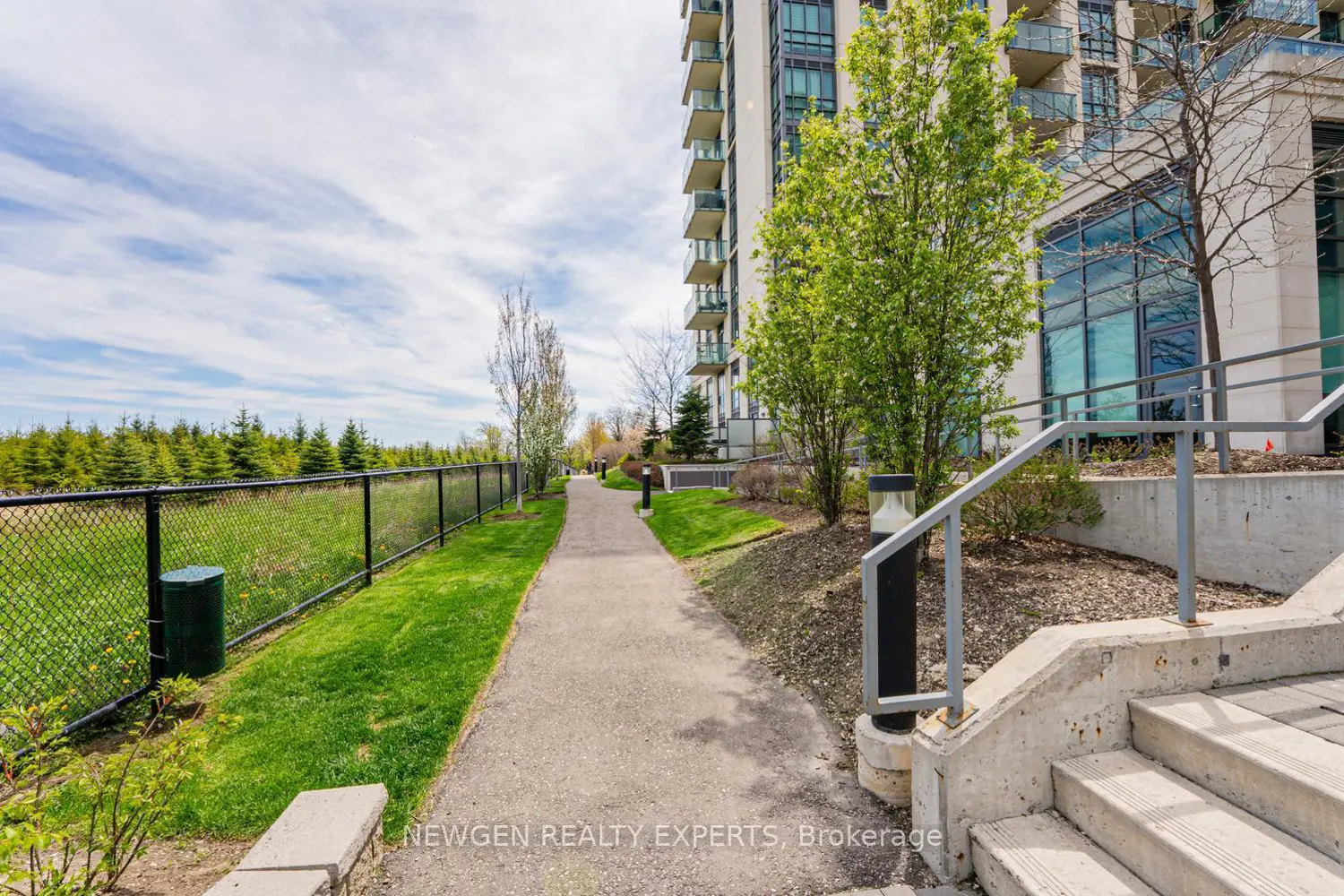 Additional image 15 of 65 Yorkland Boulevard 808