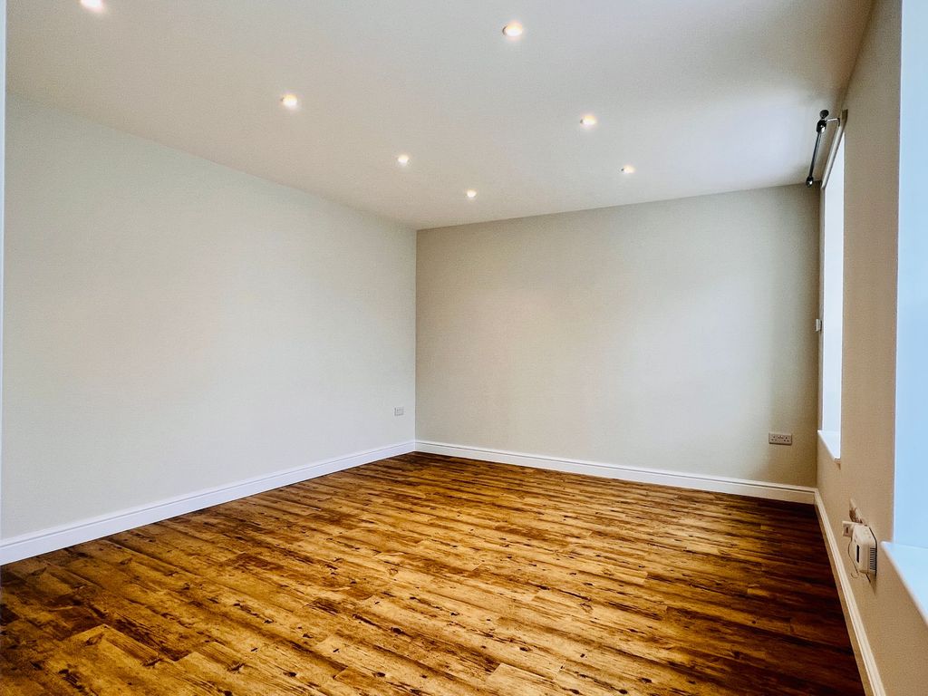 Additional image 10 of 2 bed flat to rentWindsor House, The Crescent, Taunton TA1
