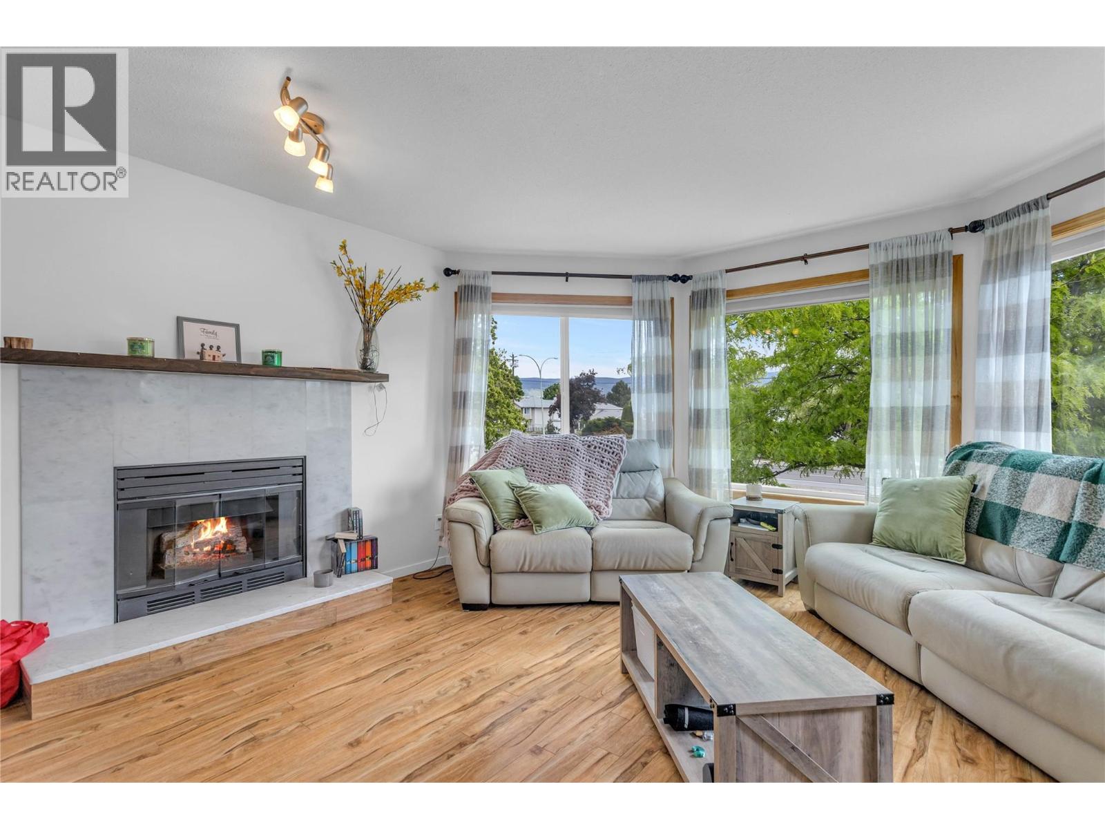 Additional image 4 of 374 Mctavish Crescent, Kelowna, BC, V1V1P1