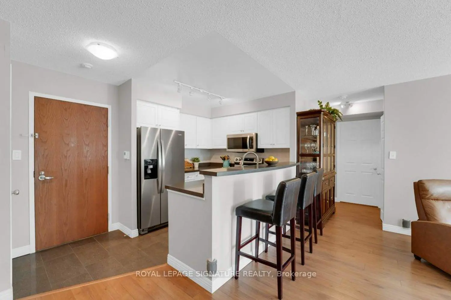 23 Lorraine Drive 717 photo 4
