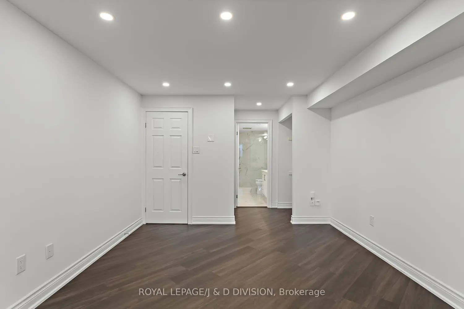 Additional image 7 of 33 Elmhurst Avenue 1201
