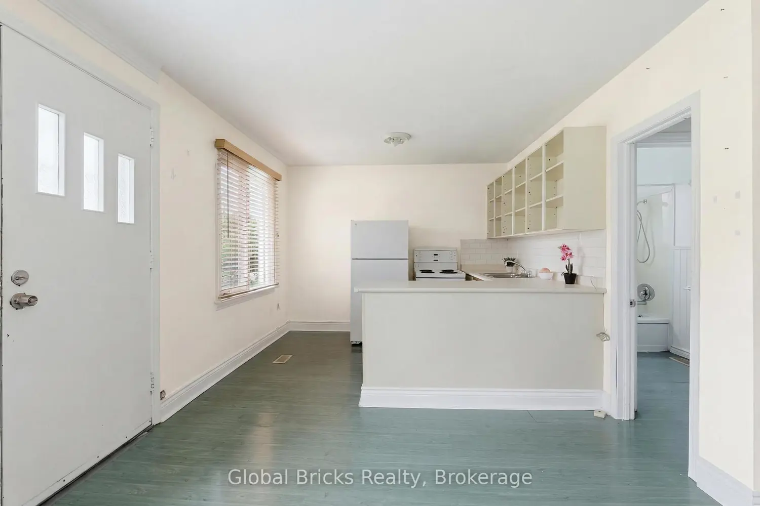 138 Gradwell Drive photo 2