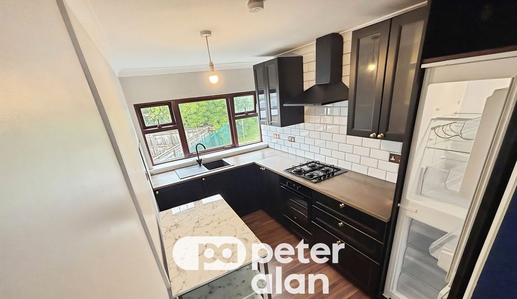 Additional image 2 of 2 bed flat to rentHafod-Y-Mynydd, Tredegar NP22