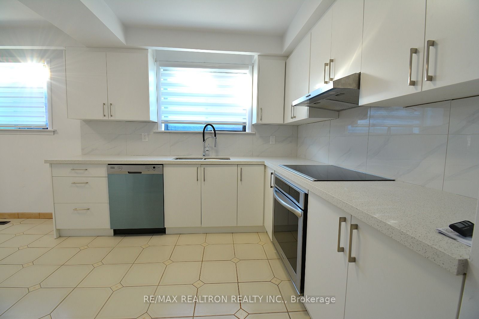 Additional image 2 of 46 Conamore Crescent, Toronto, ON, M3J 1H4