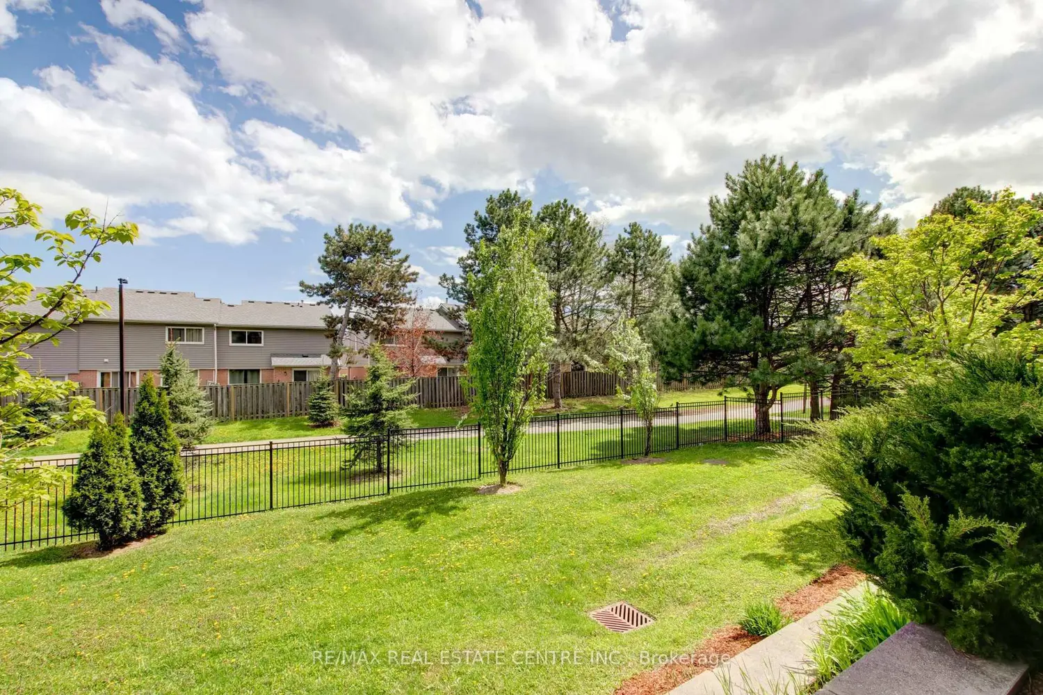 Additional image 8 of 3170 Erin Mills Parkway 103