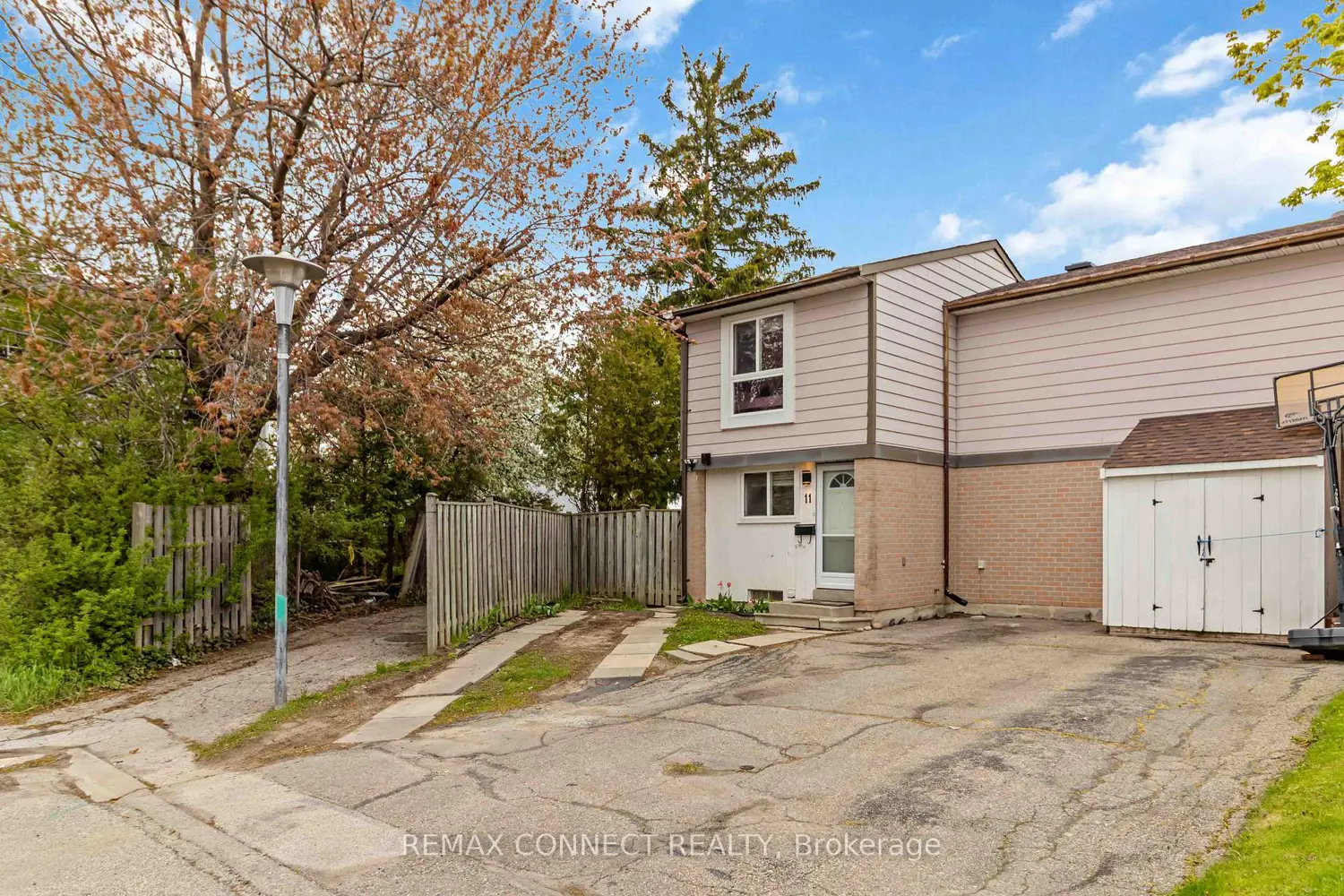 11 Grantbrook Court