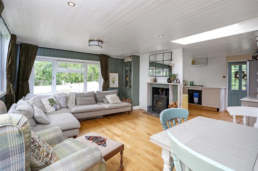 Additional image 14 of 4 bed detached house for saleHattingley Road, Medstead, Alton GU34