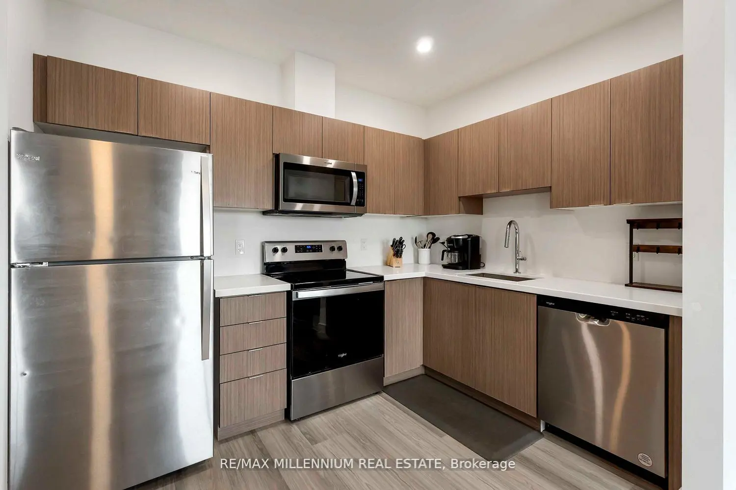 Additional image 16 of 408 Dundas Street 306