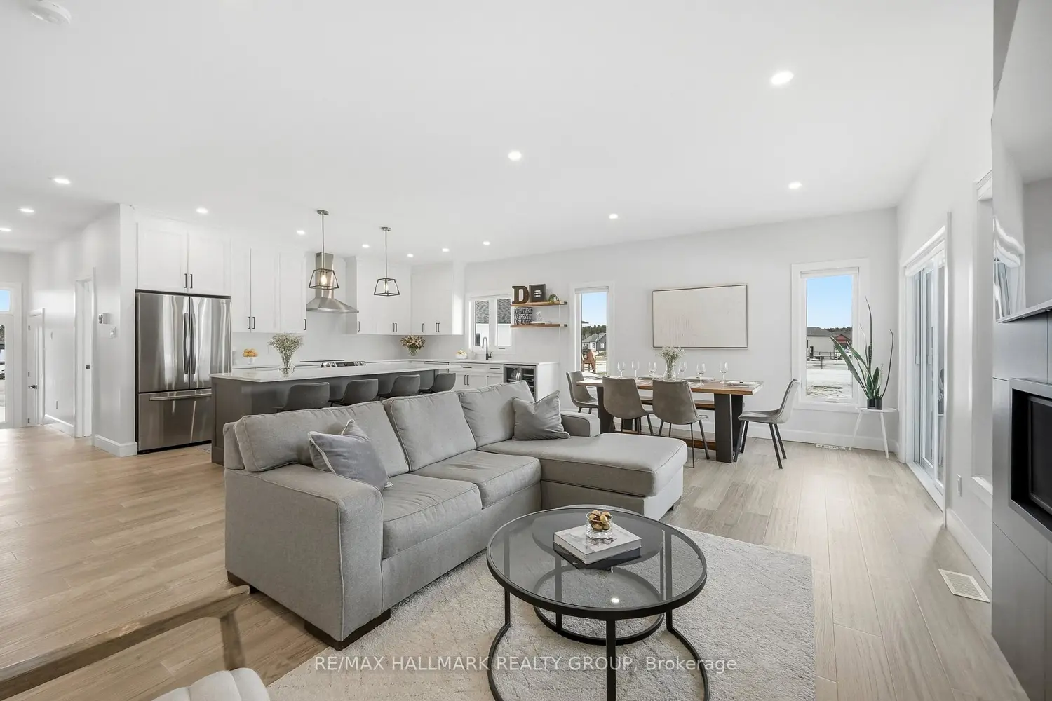 21 Maxime Court photo 5