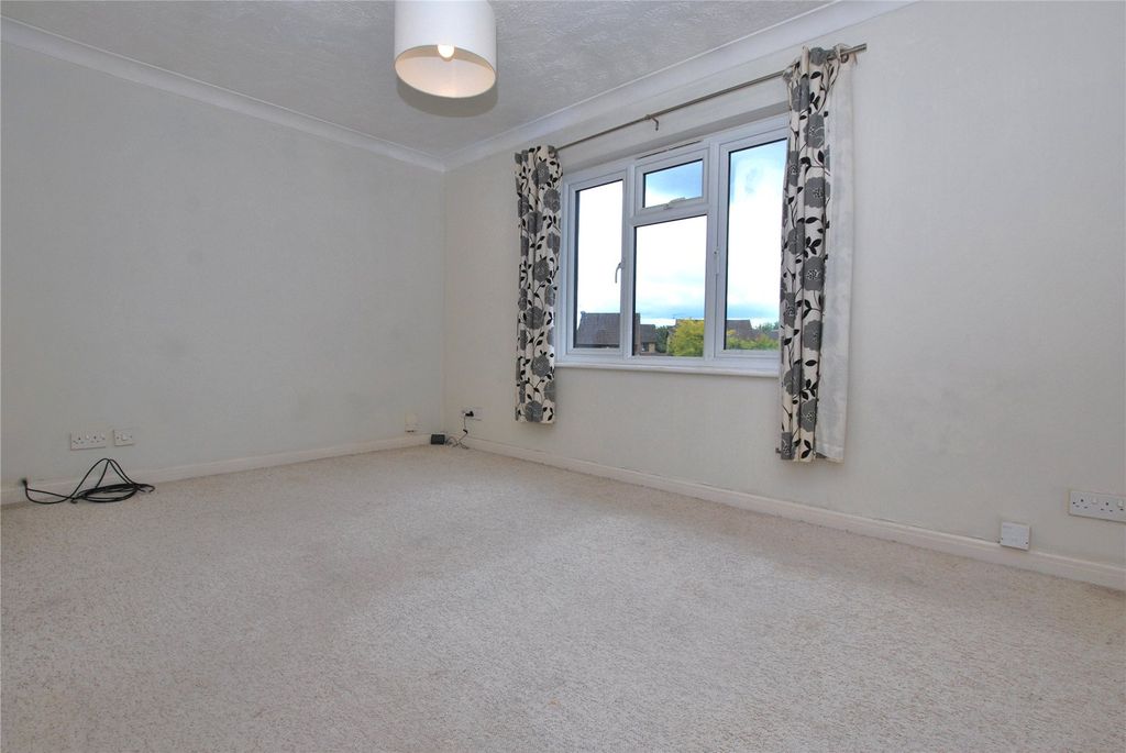 Additional image 3 of 1 bed flat to rentDairymans Walk, Guildford, Surrey GU4