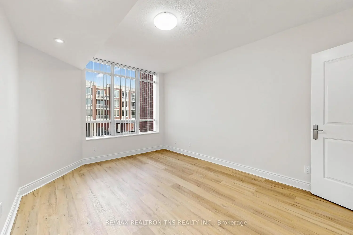 Additional image 10 of 10101 Yonge Street 313