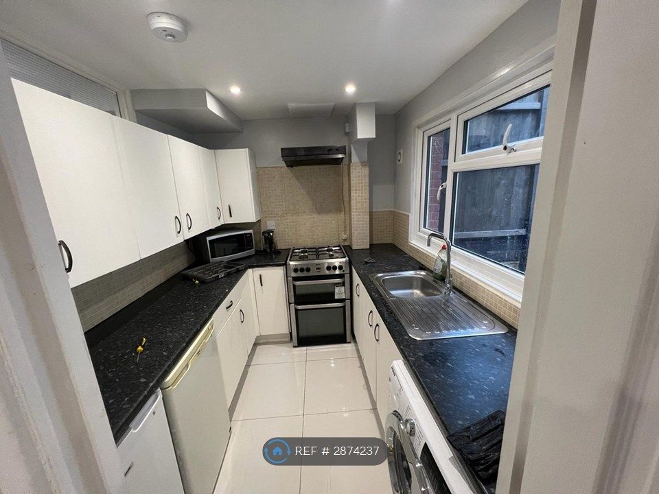 Additional image 18 of 5 bed semi-detached house to rentPomfret Avenue, Luton LU2