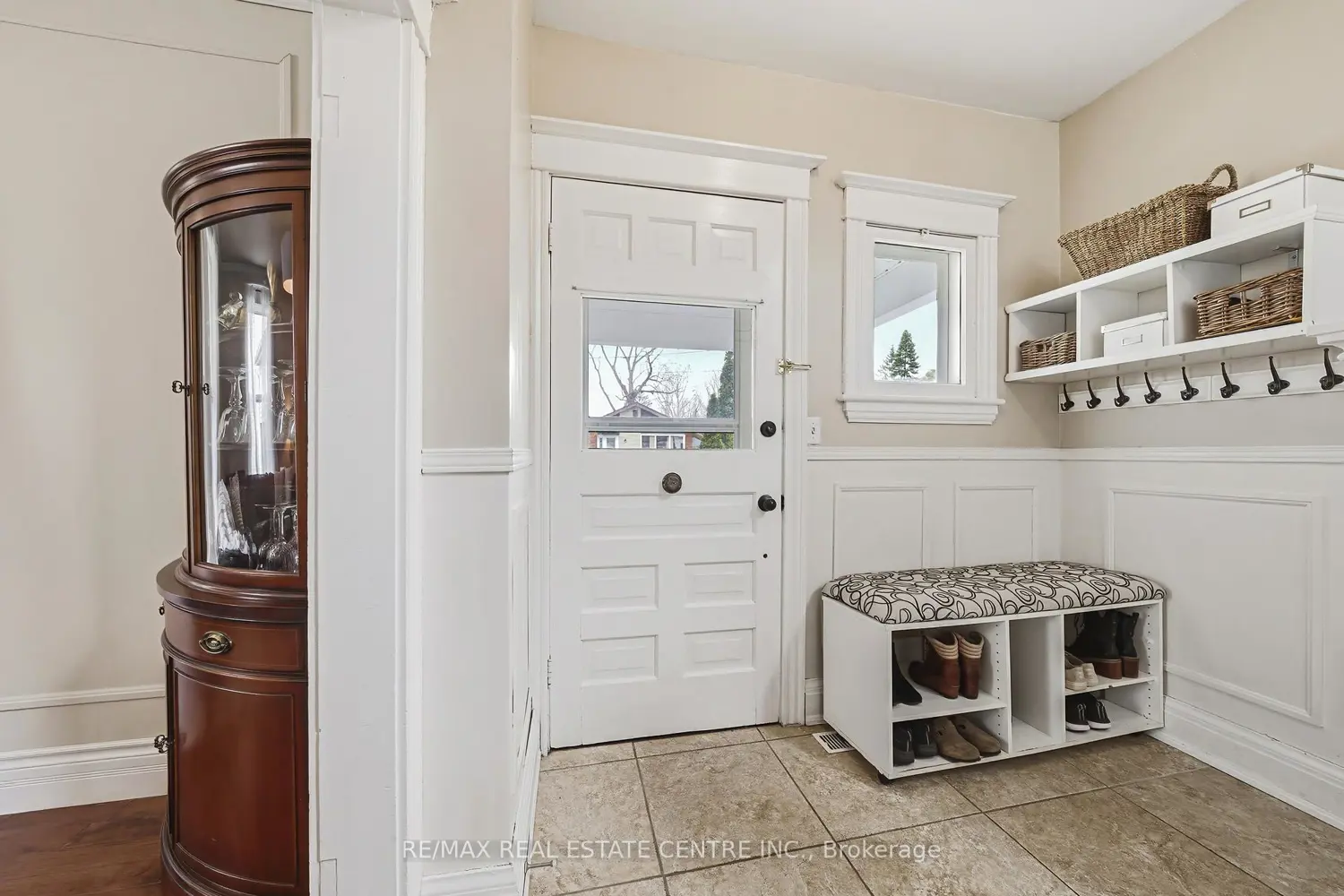30 Grand Avenue photo 2