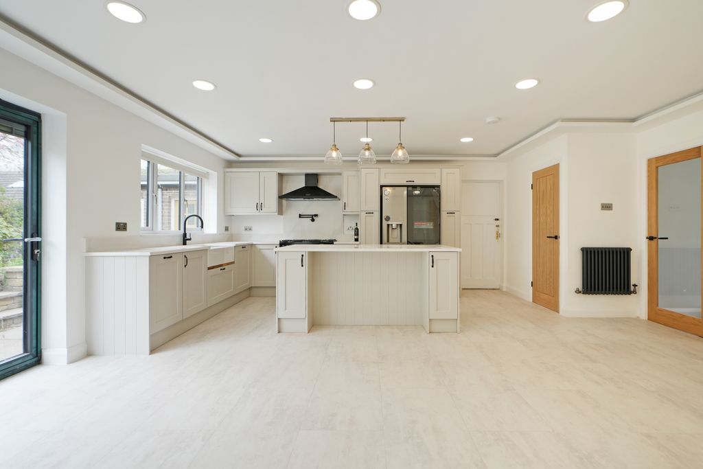 Additional image 7 of 4 bed detached house to rentFurniss Avenue, Dore, Sheffield S17