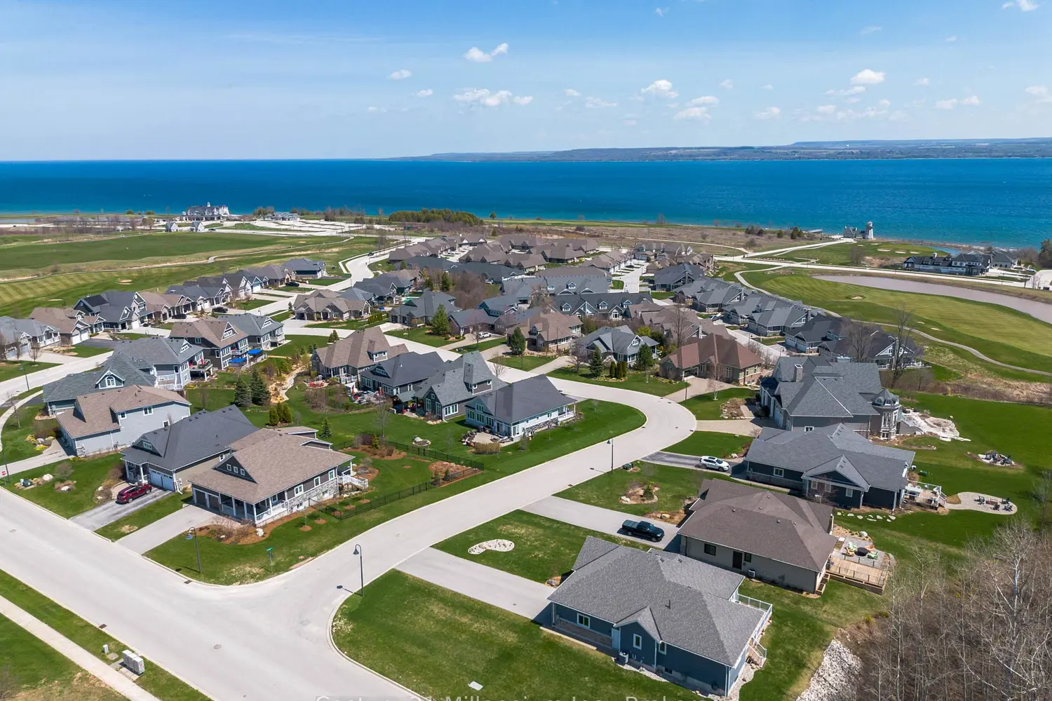 Additional image 3 of 401 Algoma Crescent