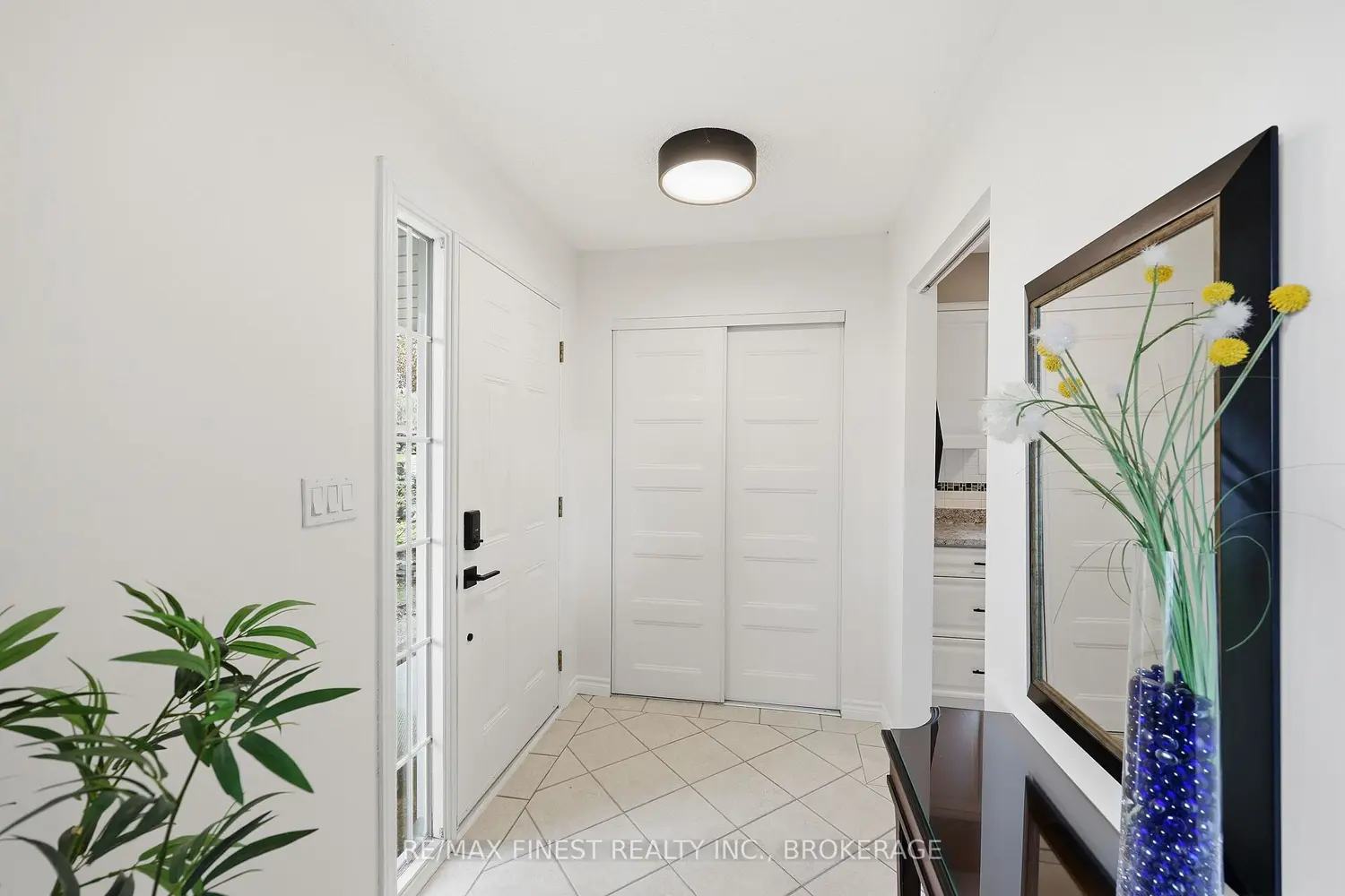 902 Pembridge Crescent