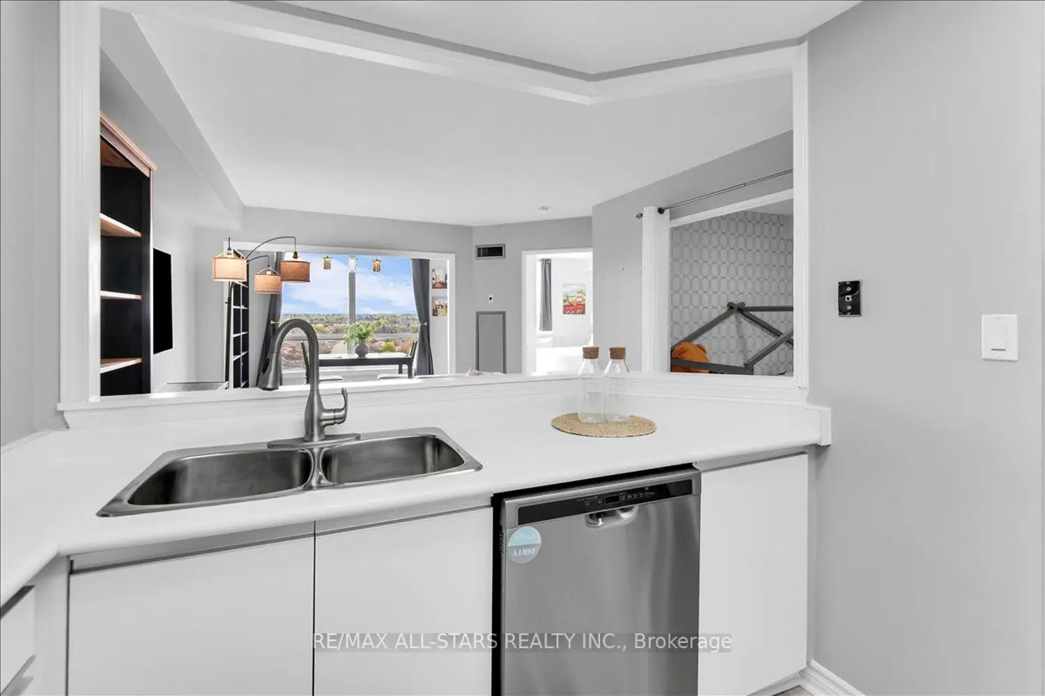 Additional image 4 of 711 Rossland Road 1002