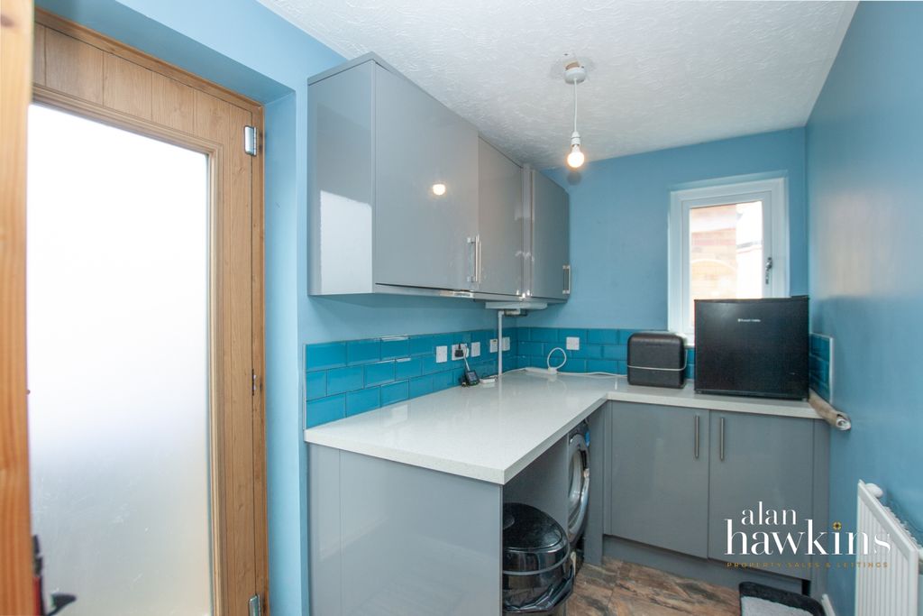 Additional image 7 of 4 bed detached house to rentOtter Way, Royal Wootton Bassett, Wiltshire SN4