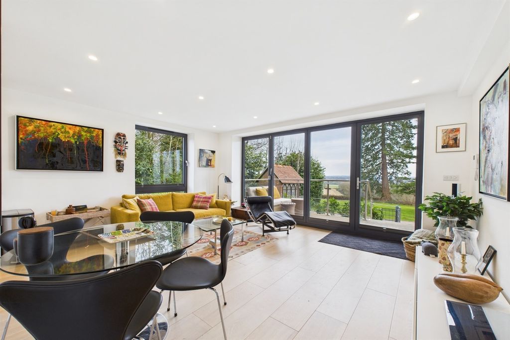 Additional image 5 of 2 bed flat to rentThe Pavilion, Graylands Estate, Langhurstwood Road, Horsham, West Sussex RH12