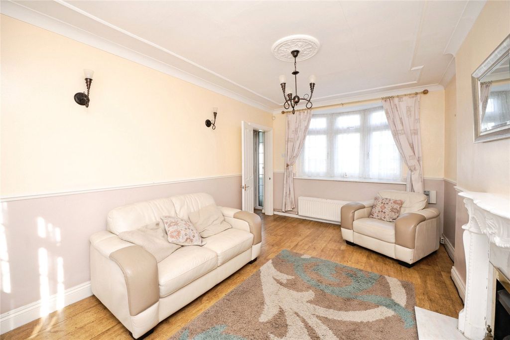 Additional image 2 of 3 bed semi-detached house for saleRenown Close, Romford RM7
