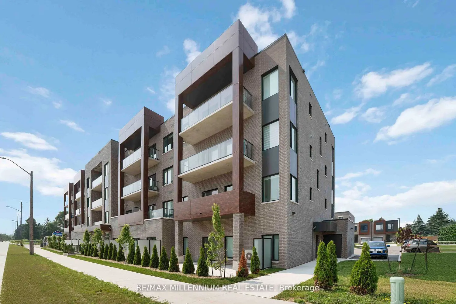 408 Dundas Street 306