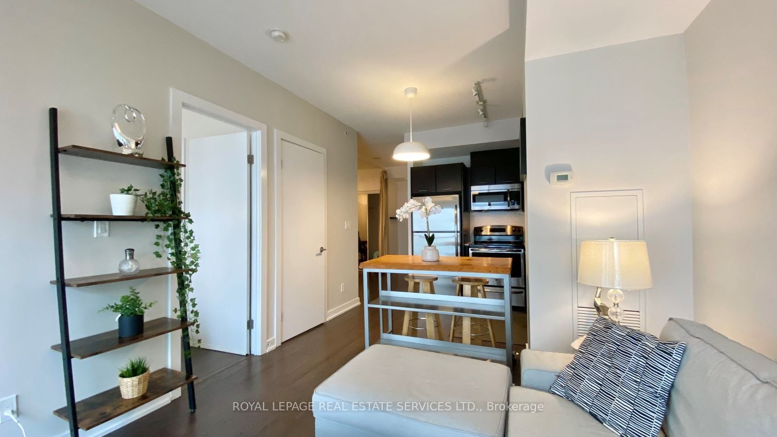 Additional image 6 of 2107-20 Bruyeres Mews, Toronto, ON, M5V 0G8