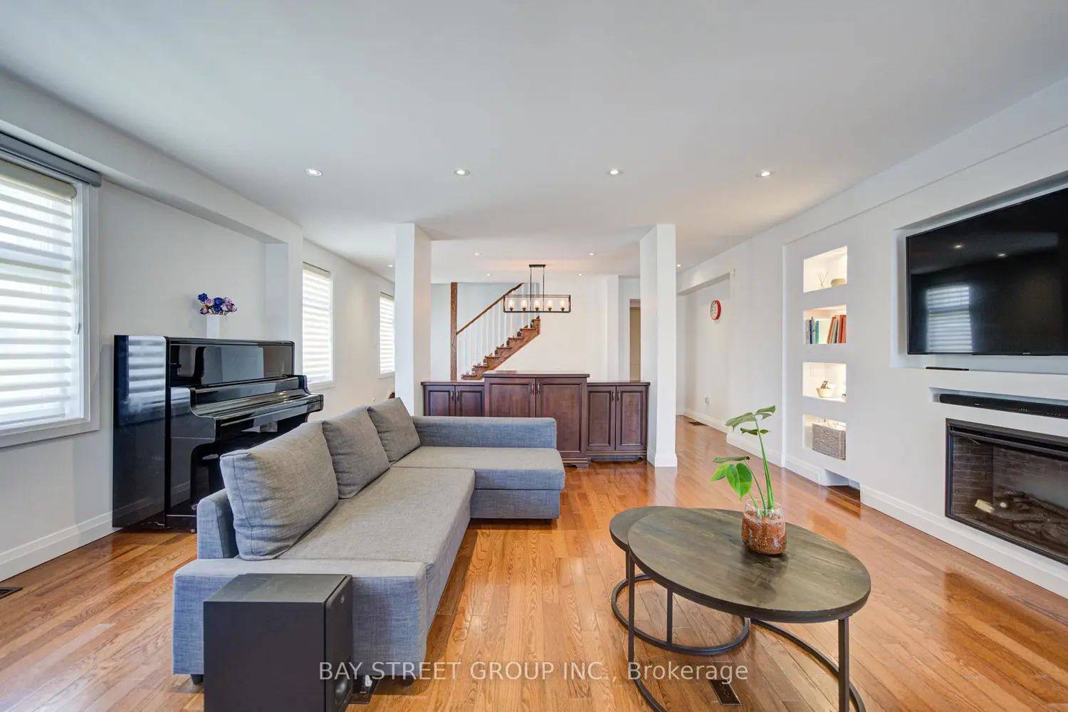 95 Hopedale Avenue photo 4