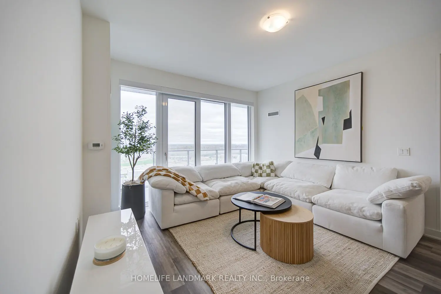 Additional image 7 of 4655 Wetcalfe Avenue 1902 B
