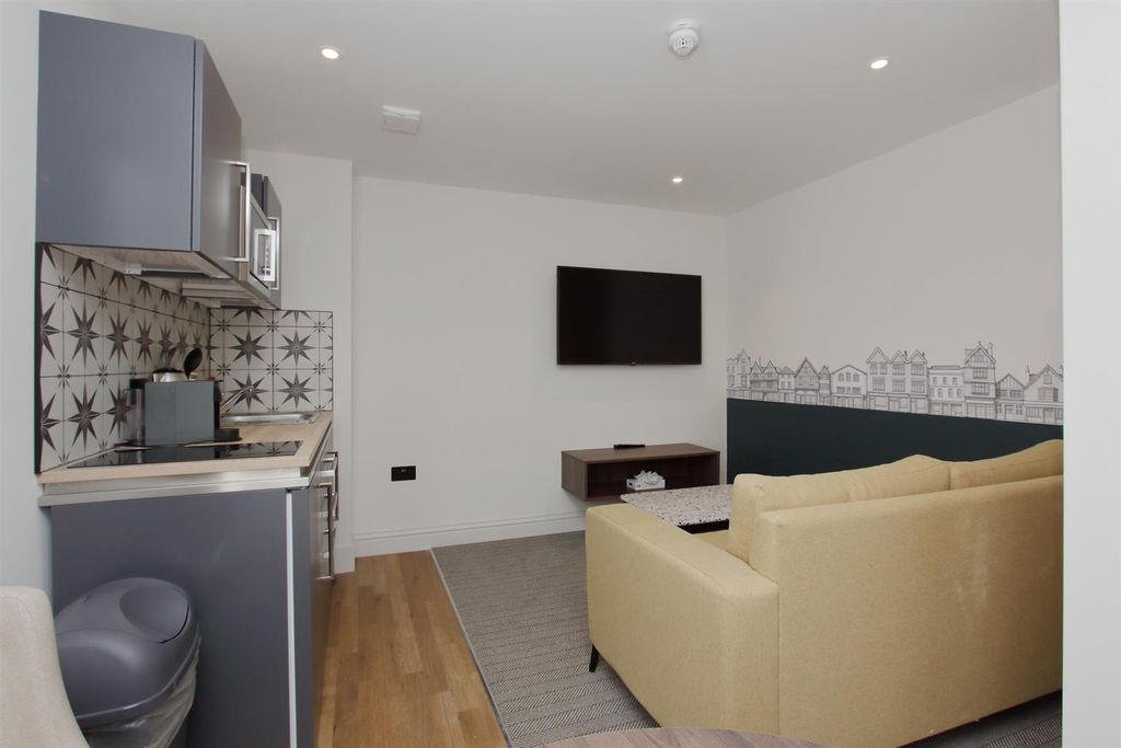 Additional image 2 of 1 bed flat to rent1 St John Street, Salisbury SP1