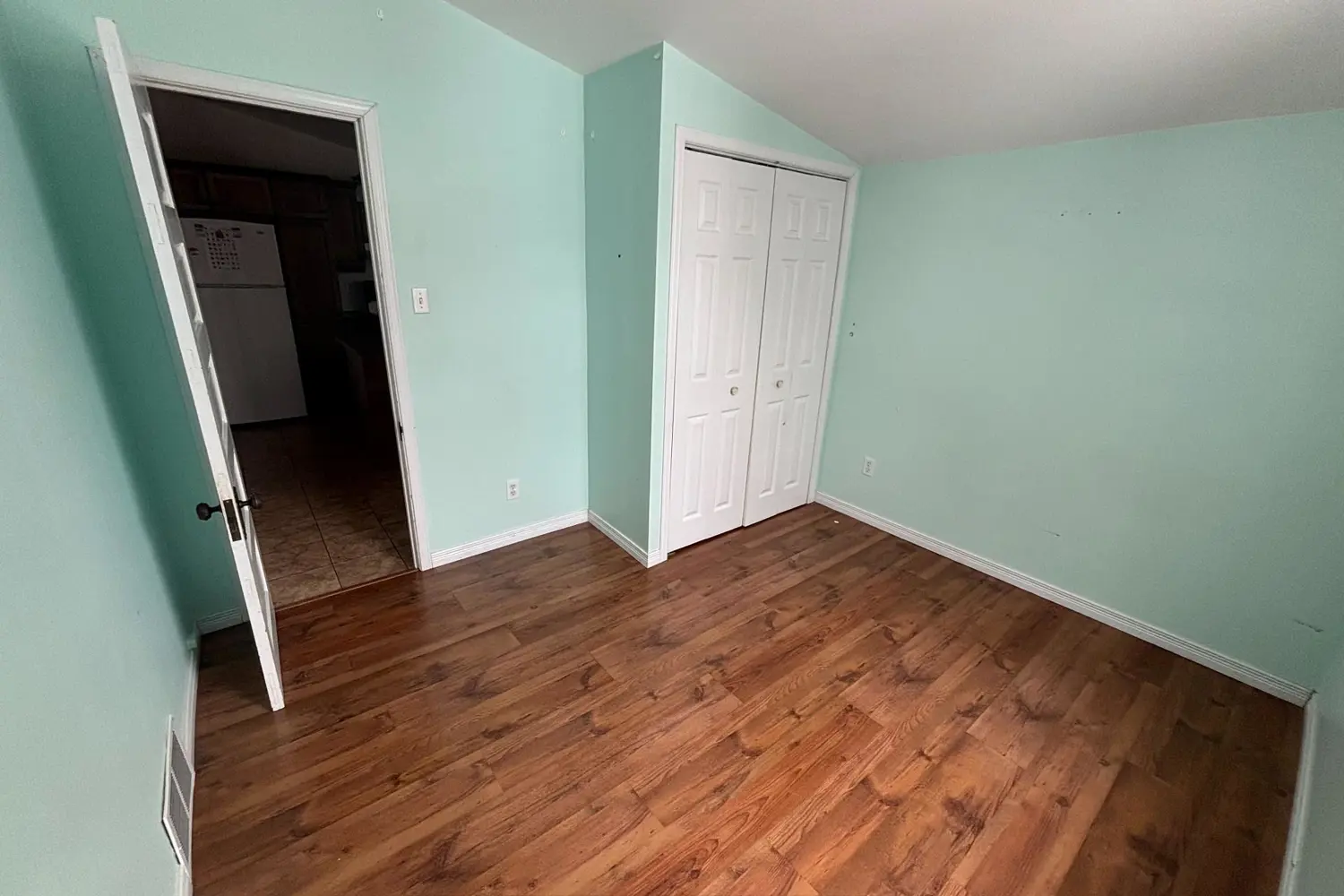 Additional image 6 of 575 Georgina Avenue