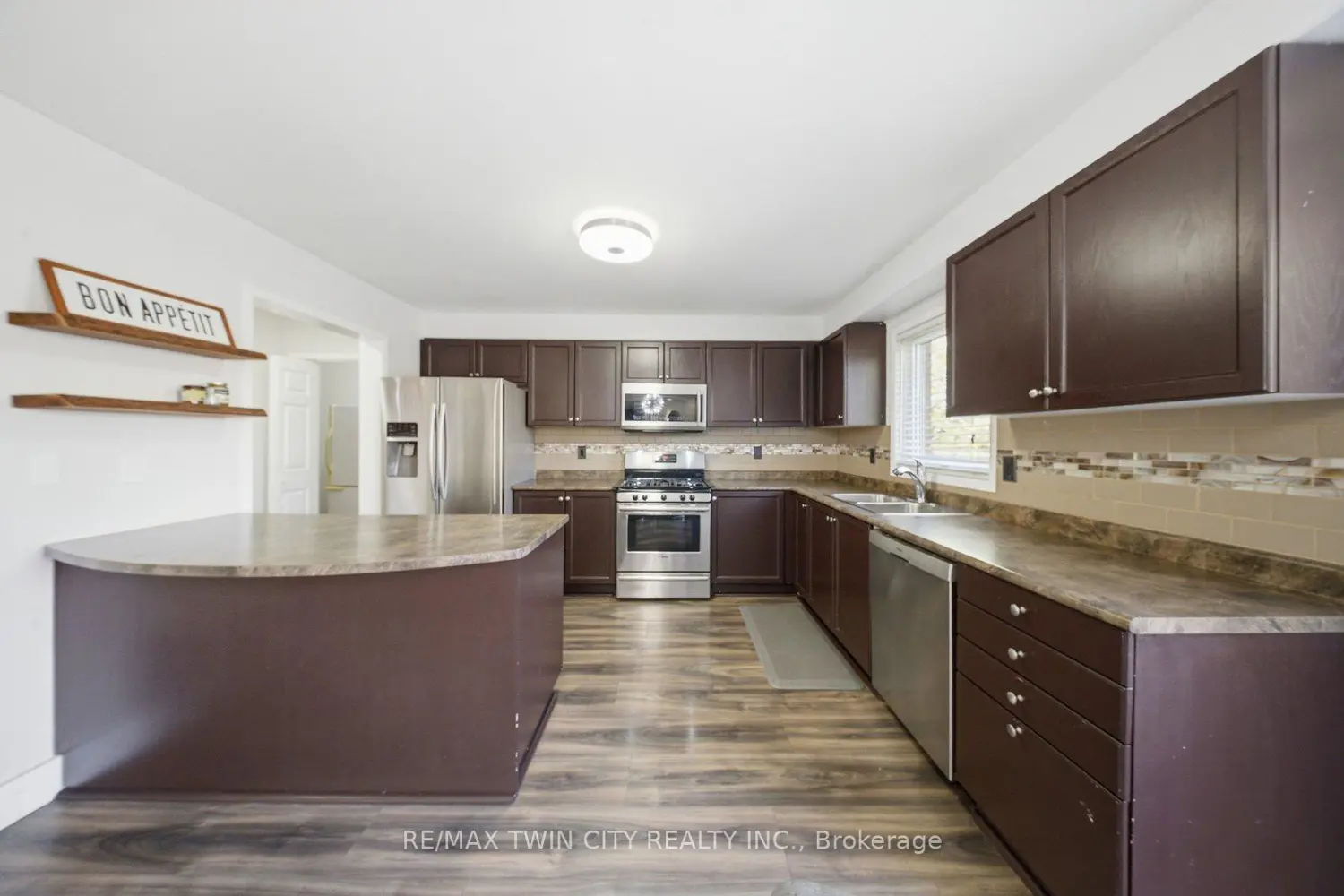 Additional image 9 of 20 Webb Avenue