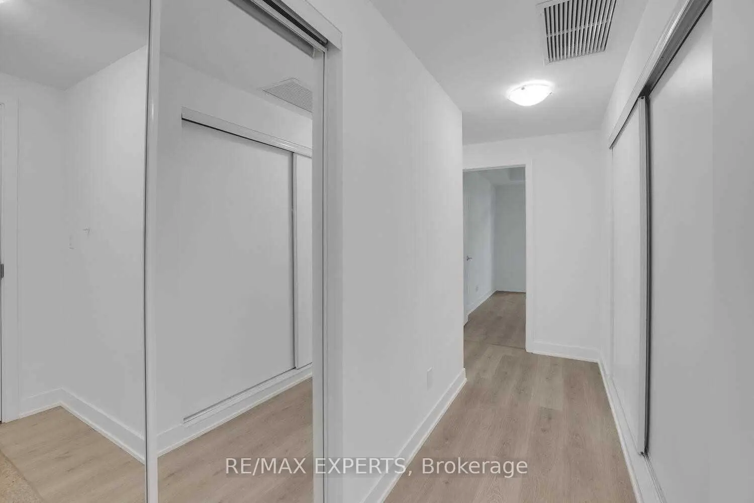 Additional image 5 of 1709 Bur Oak Avenue 309